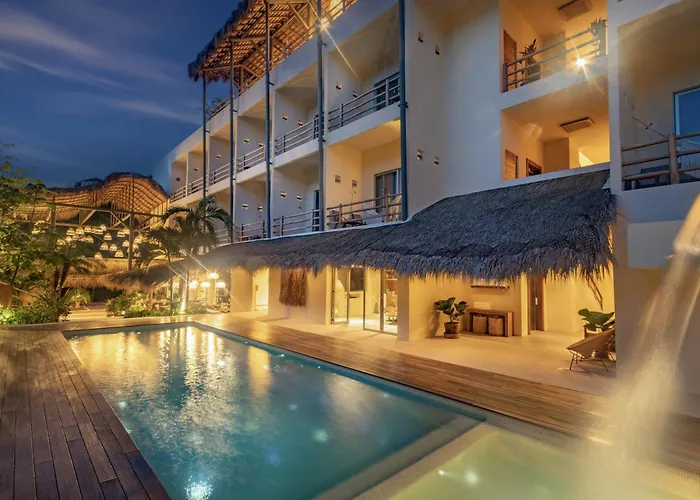 Luxury hotel only: Hotel Casa Bocana